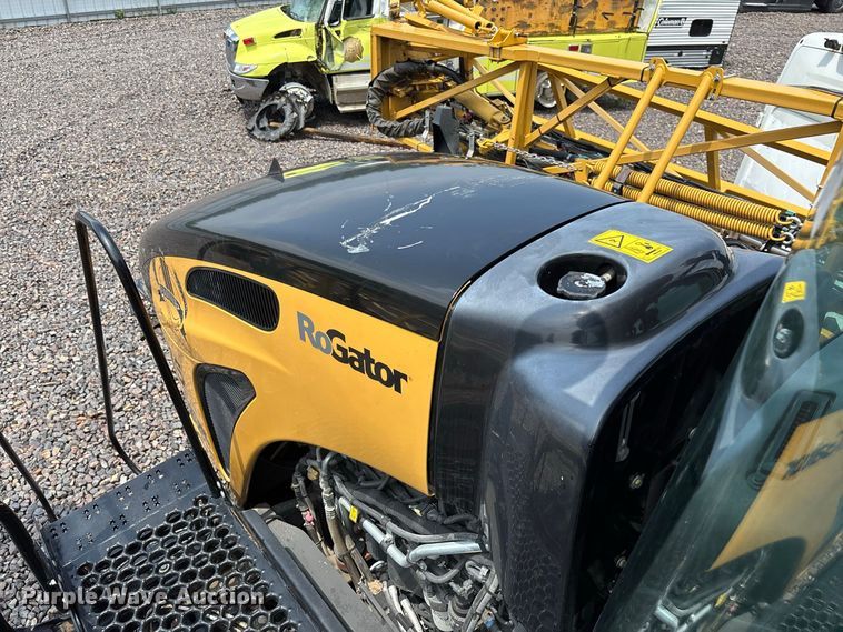 image for item YA4451 2018 RoGator RG1100C sprayer