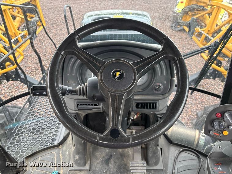 image for item YA4451 2018 RoGator RG1100C sprayer