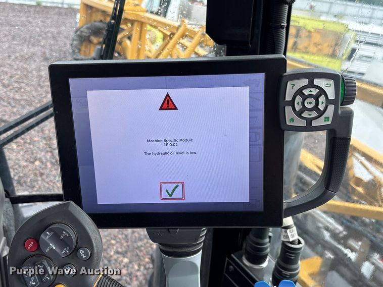 image for item YA4451 2018 RoGator RG1100C sprayer
