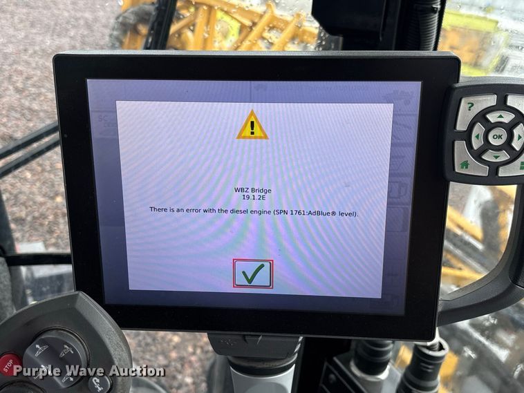 image for item YA4451 2018 RoGator RG1100C sprayer