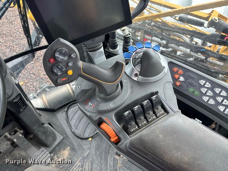 image for item YA4451 2018 RoGator RG1100C sprayer