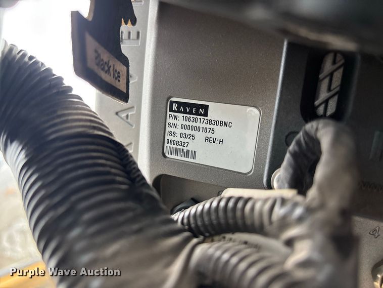 image for item YA4451 2018 RoGator RG1100C sprayer