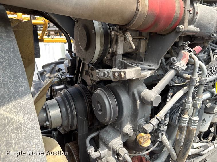 image for item YA4451 2018 RoGator RG1100C sprayer