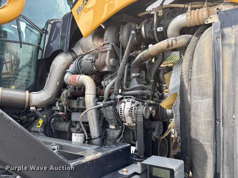image for item YA4451 2018 RoGator RG1100C sprayer