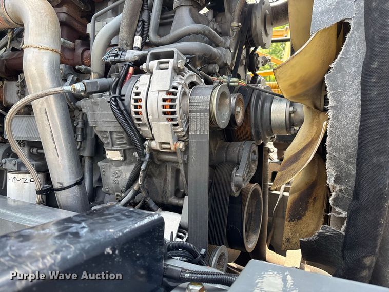 image for item YA4451 2018 RoGator RG1100C sprayer