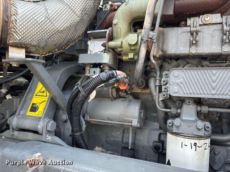 image for item YA4451 2018 RoGator RG1100C sprayer