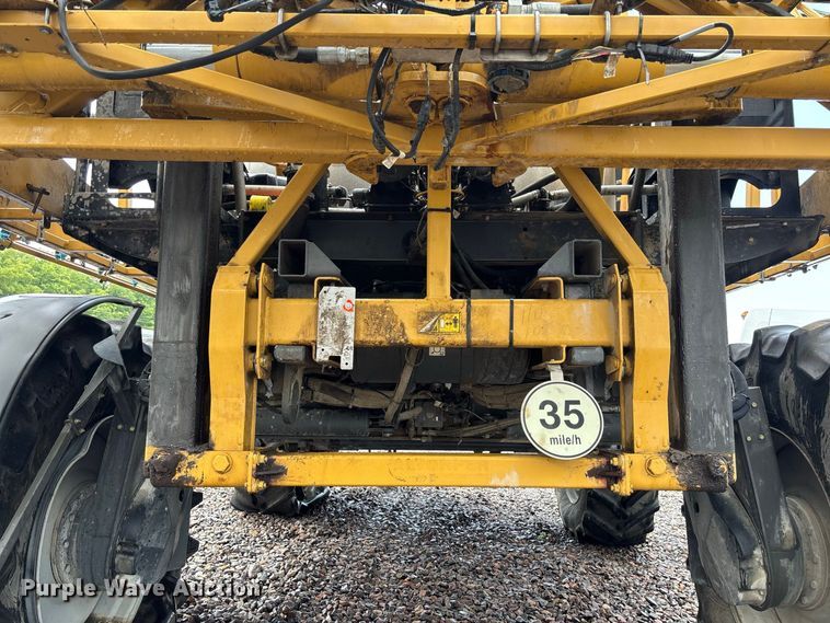 image for item YA4451 2018 RoGator RG1100C sprayer