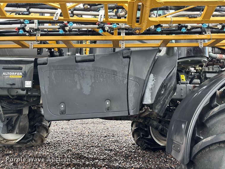 image for item YA4451 2018 RoGator RG1100C sprayer