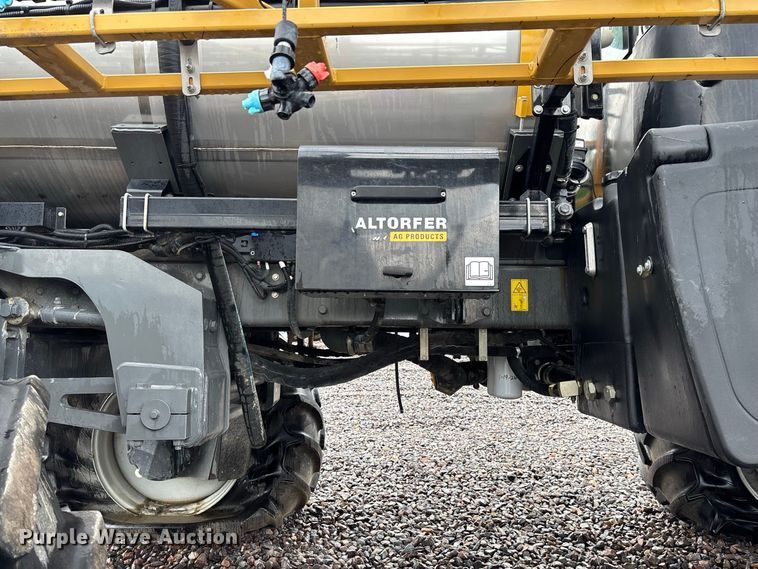 image for item YA4451 2018 RoGator RG1100C sprayer