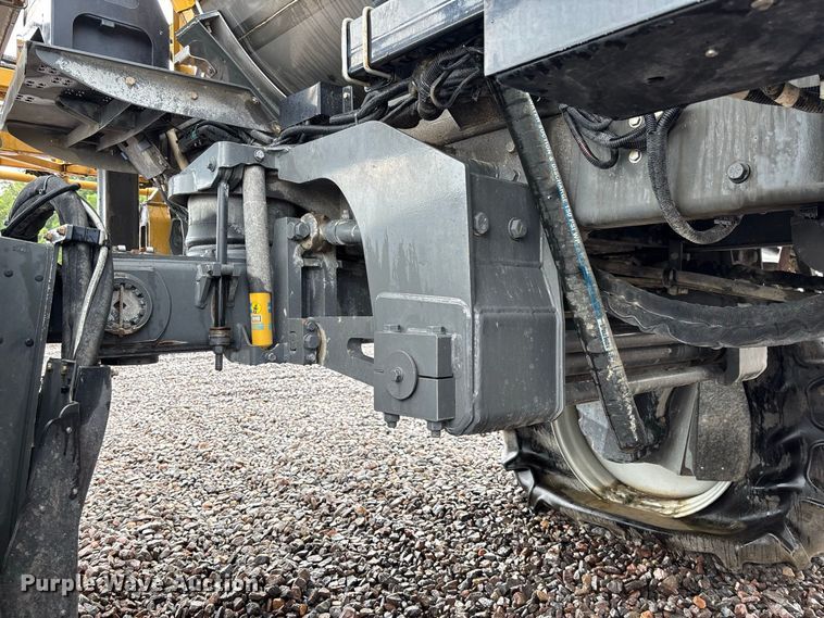 image for item YA4451 2018 RoGator RG1100C sprayer
