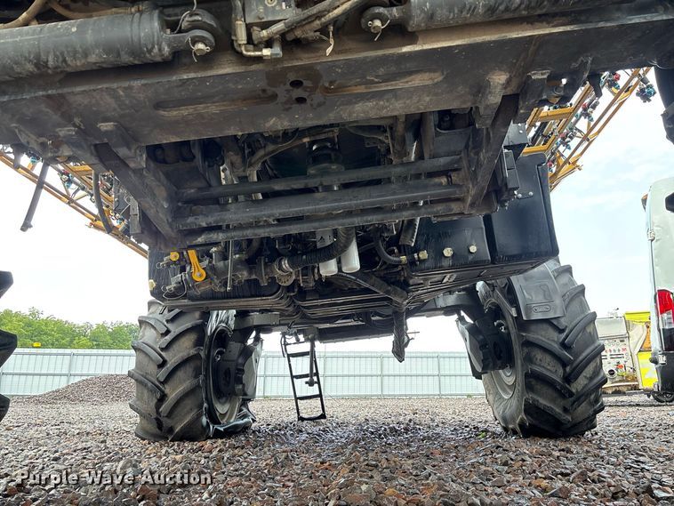 image for item YA4451 2018 RoGator RG1100C sprayer