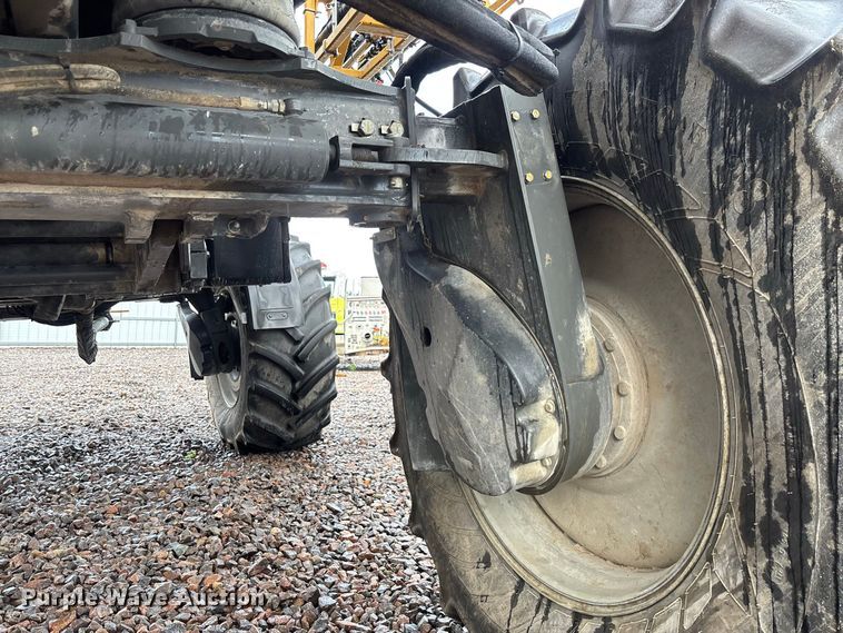 image for item YA4451 2018 RoGator RG1100C sprayer