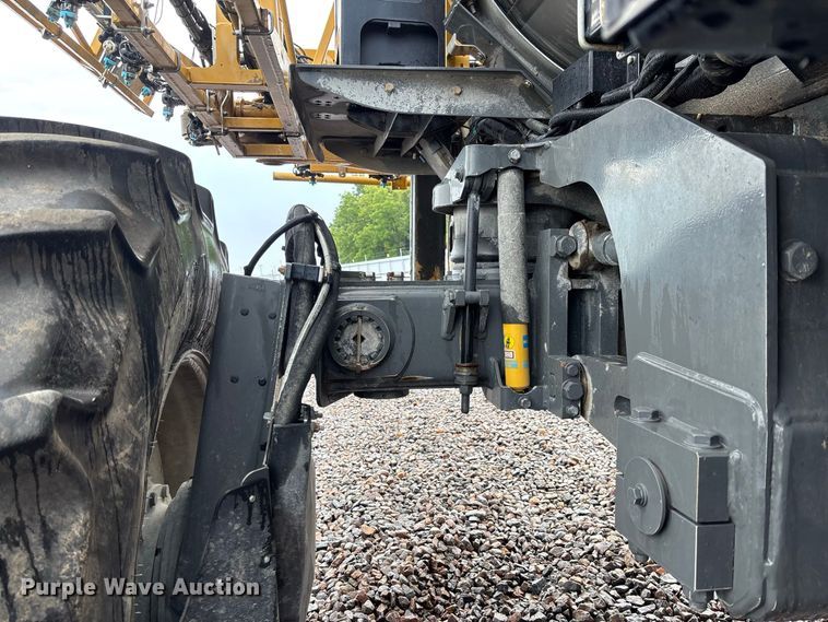 image for item YA4451 2018 RoGator RG1100C sprayer