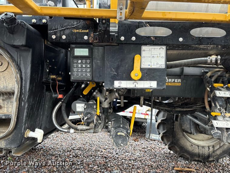 image for item YA4451 2018 RoGator RG1100C sprayer