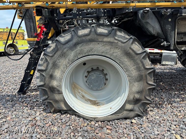 image for item YA4451 2018 RoGator RG1100C sprayer
