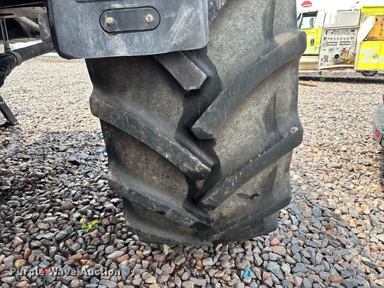 image for item YA4451 2018 RoGator RG1100C sprayer