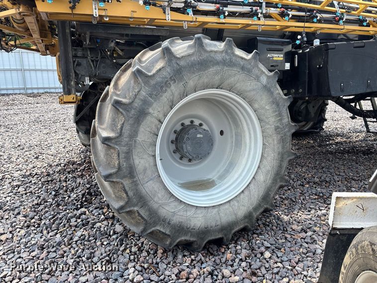 image for item YA4451 2018 RoGator RG1100C sprayer