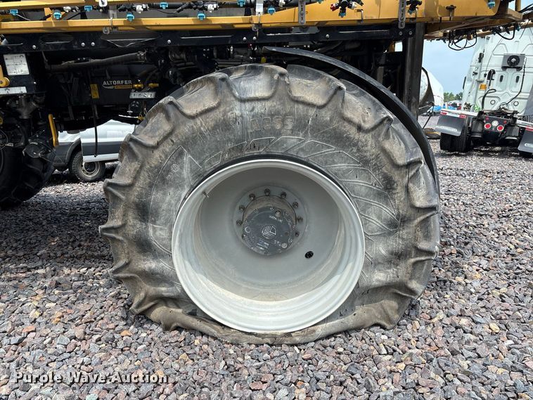 image for item YA4451 2018 RoGator RG1100C sprayer
