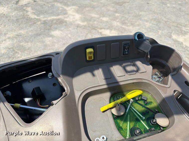 image for item YA4489 2023 John Deere 5100E MFWD tractor