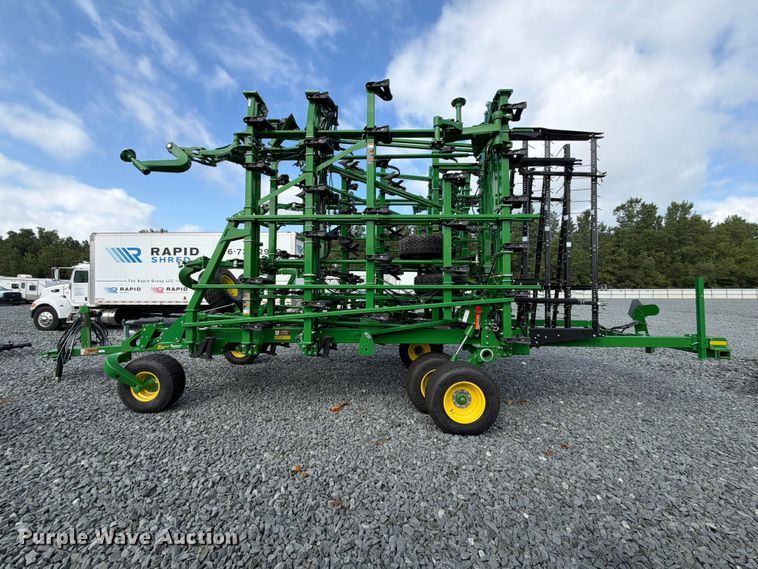 image for item YA4554 2021 John Deere 2230FH field cultivator