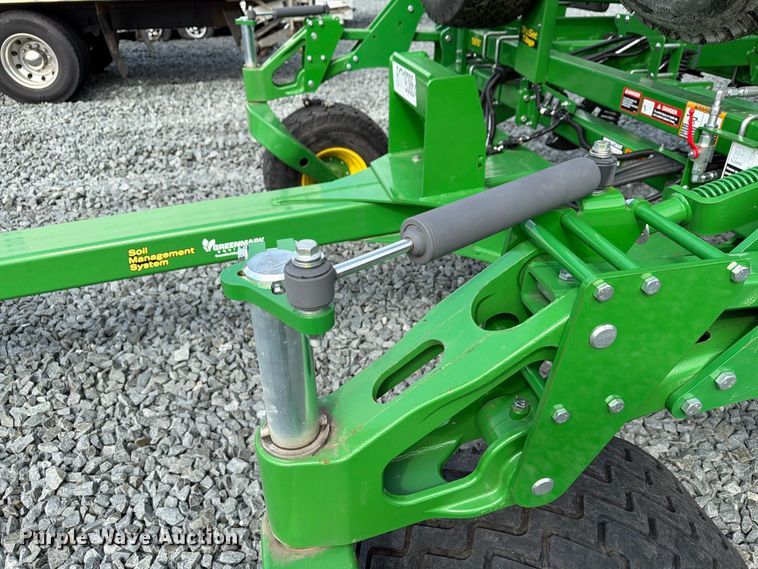 image for item YA4554 2021 John Deere 2230FH field cultivator