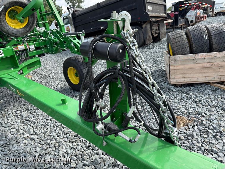 image for item YA4554 2021 John Deere 2230FH field cultivator