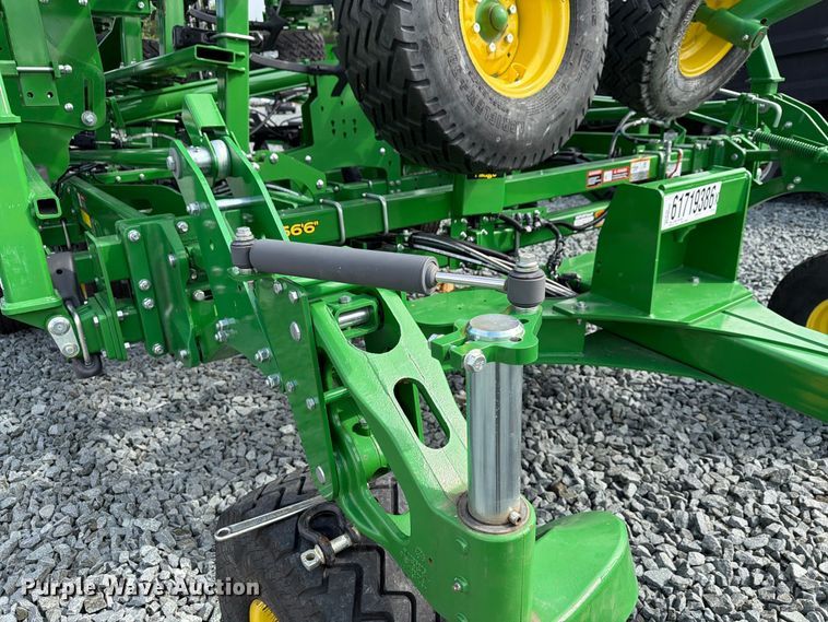image for item YA4554 2021 John Deere 2230FH field cultivator