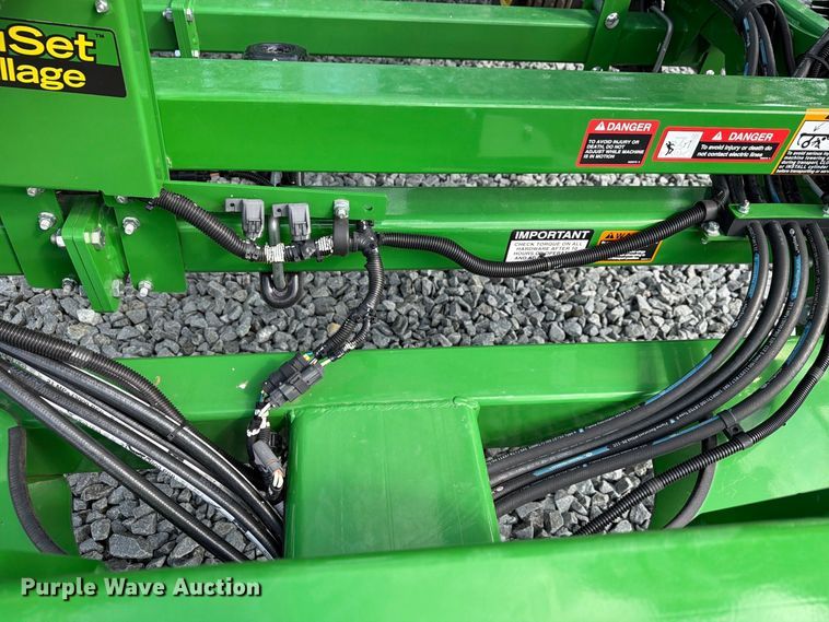 image for item YA4554 2021 John Deere 2230FH field cultivator