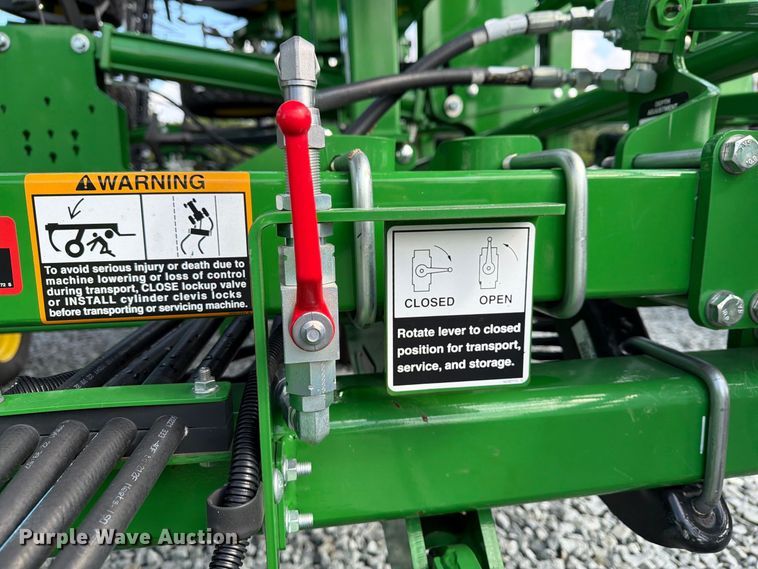 image for item YA4554 2021 John Deere 2230FH field cultivator