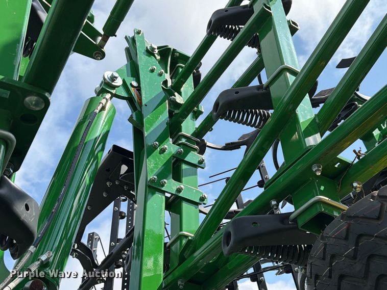 image for item YA4554 2021 John Deere 2230FH field cultivator