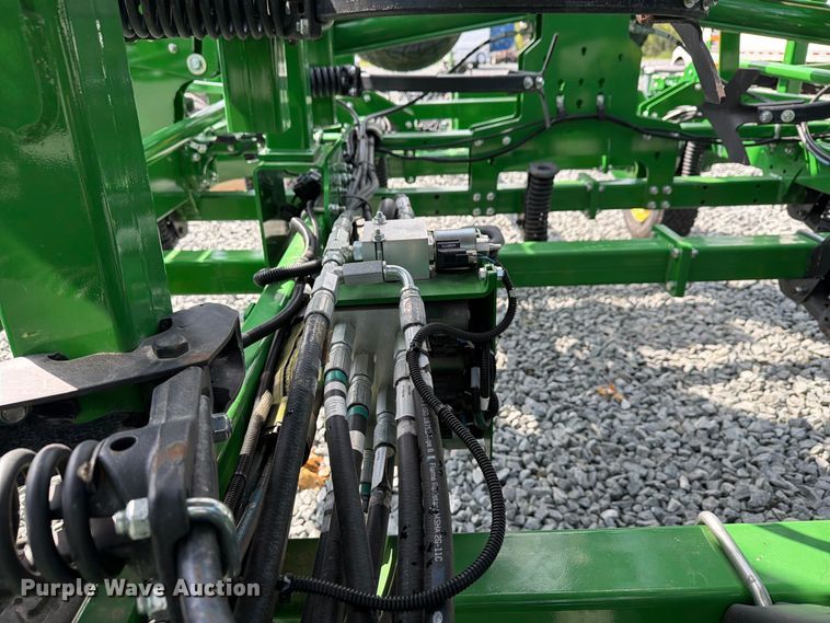 image for item YA4554 2021 John Deere 2230FH field cultivator