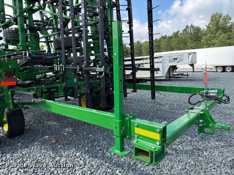 image for item YA4554 2021 John Deere 2230FH field cultivator