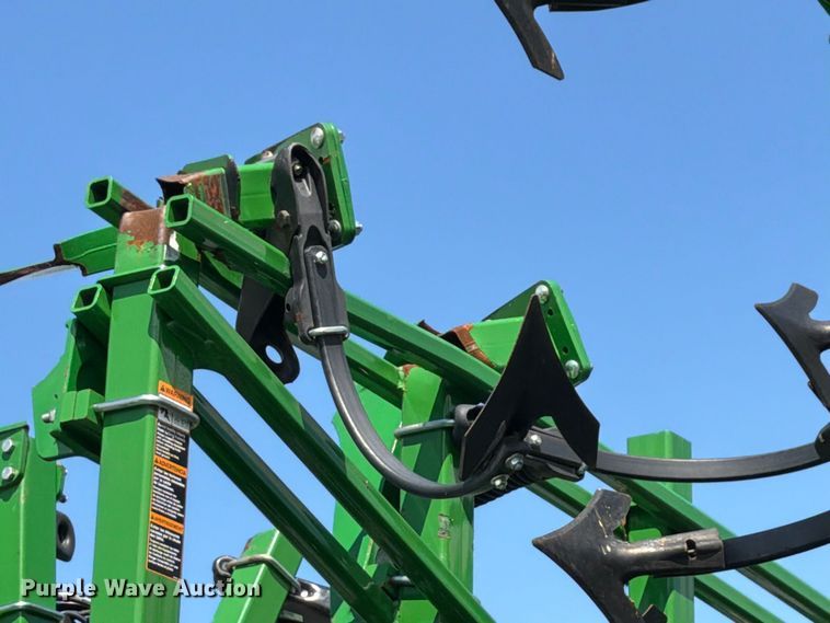 image for item YA4554 2021 John Deere 2230FH field cultivator