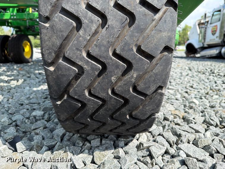 image for item YA4554 2021 John Deere 2230FH field cultivator