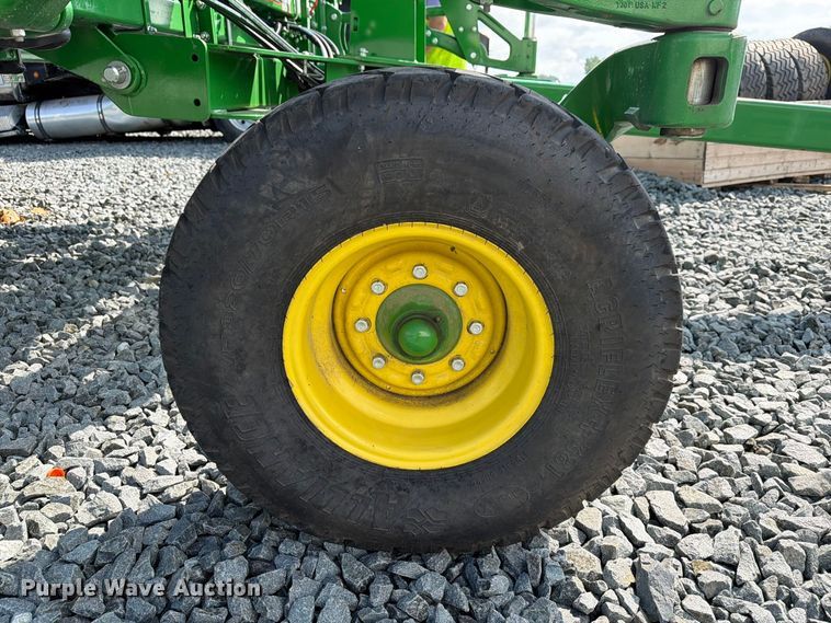 image for item YA4554 2021 John Deere 2230FH field cultivator