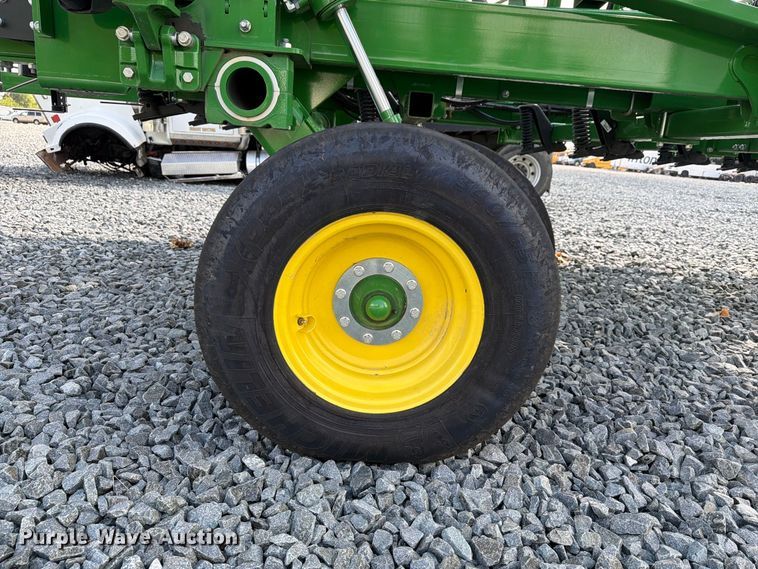 image for item YA4554 2021 John Deere 2230FH field cultivator