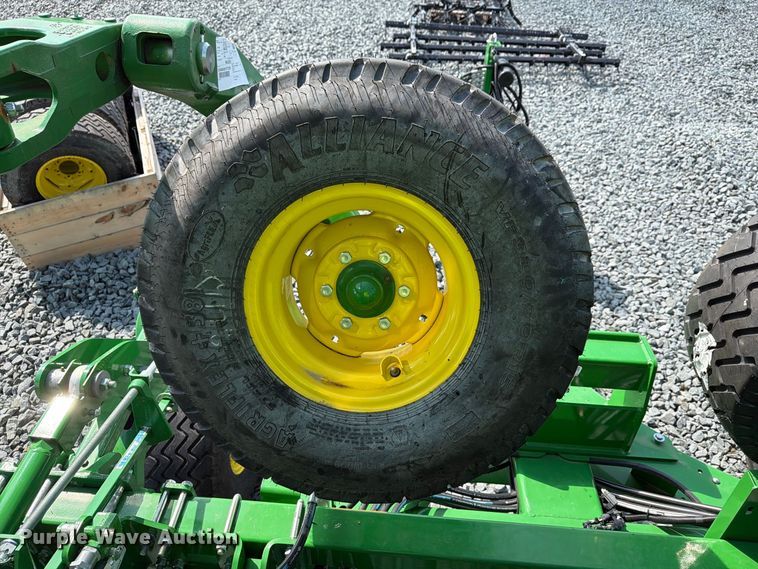 image for item YA4554 2021 John Deere 2230FH field cultivator