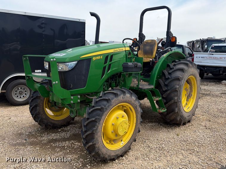 2022 John Deere 5055E MFWD tractor