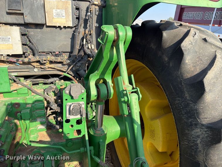 image for item YA4834 2013 John Deere 8285R MFWD tractor
