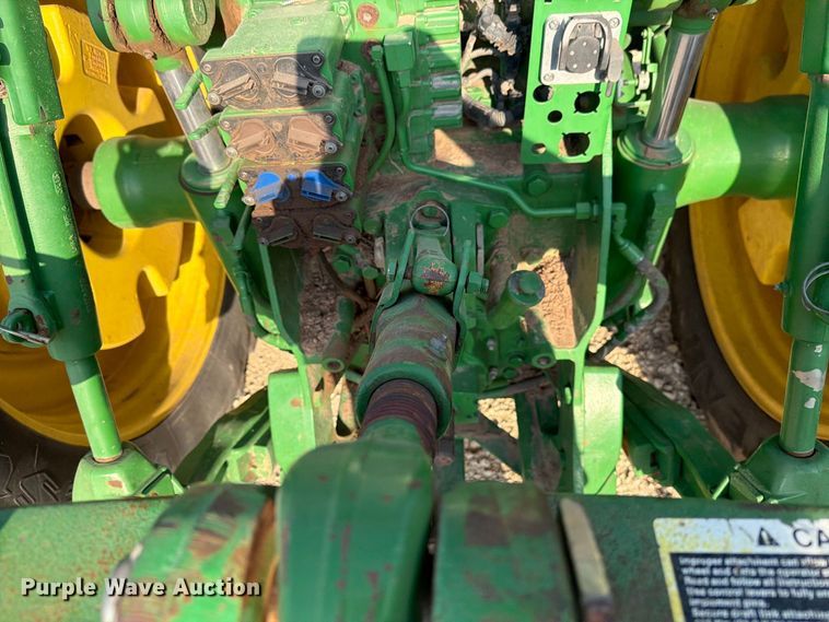 image for item YA4834 2013 John Deere 8285R MFWD tractor