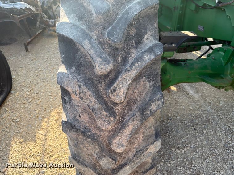 image for item YA4834 2013 John Deere 8285R MFWD tractor