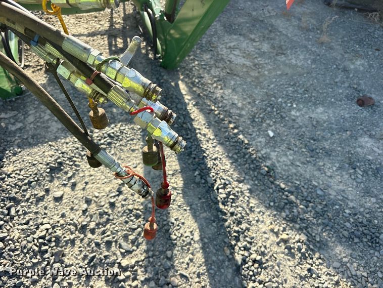 image for item YA4948 2021 John Deere 520M loader