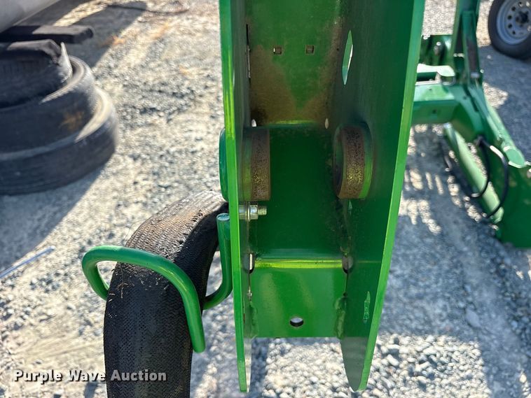 image for item YA4948 2021 John Deere 520M loader
