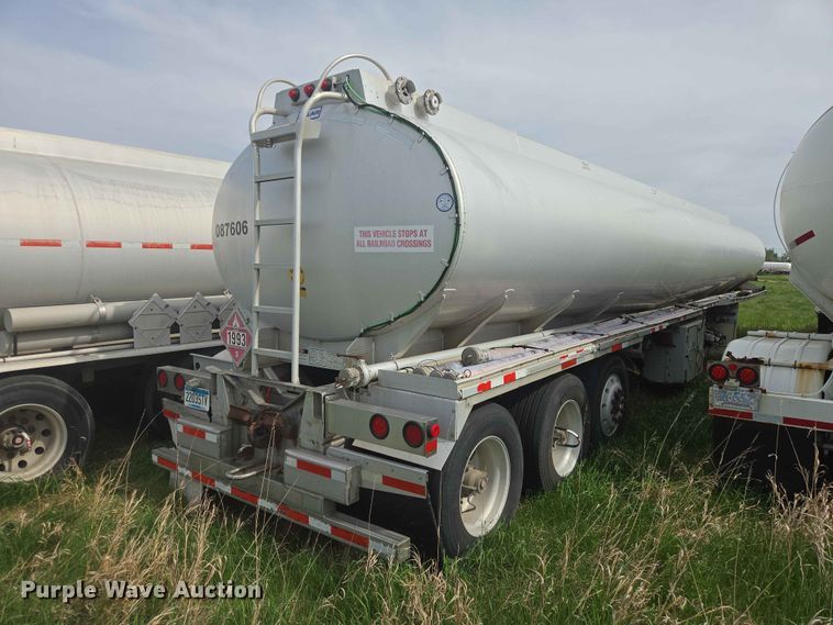 image for item DP8933 2008 Polar tank trailer