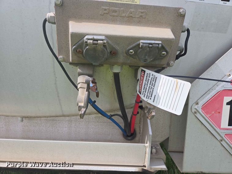 image for item DP8933 2008 Polar tank trailer
