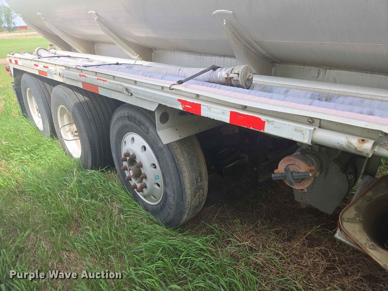image for item DP8933 2008 Polar tank trailer