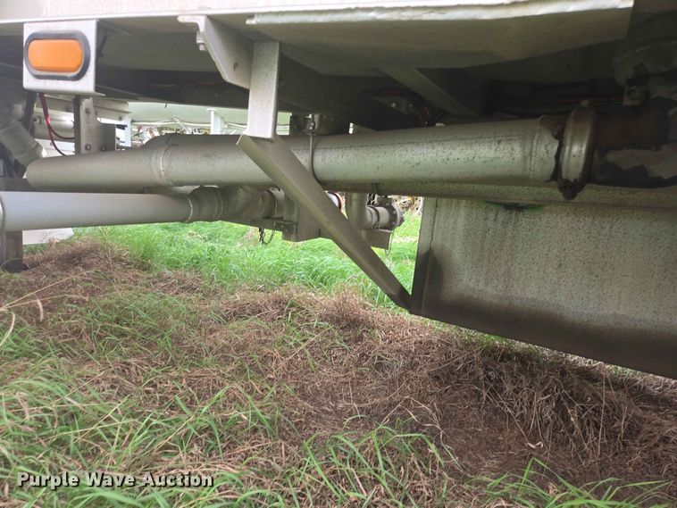 image for item DP8933 2008 Polar tank trailer