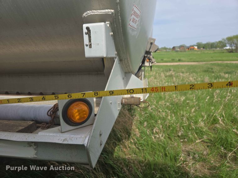image for item DP8933 2008 Polar tank trailer
