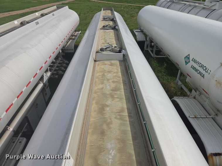 image for item DP8933 2008 Polar tank trailer