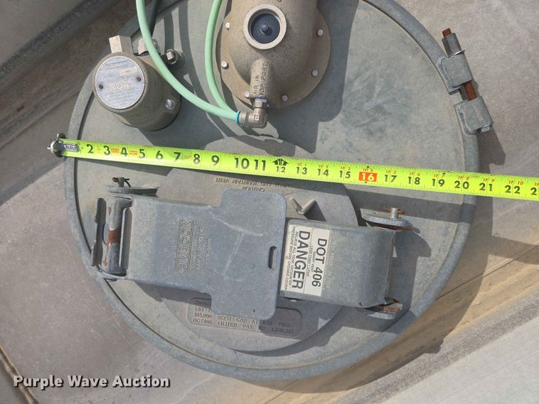 image for item DP8933 2008 Polar tank trailer